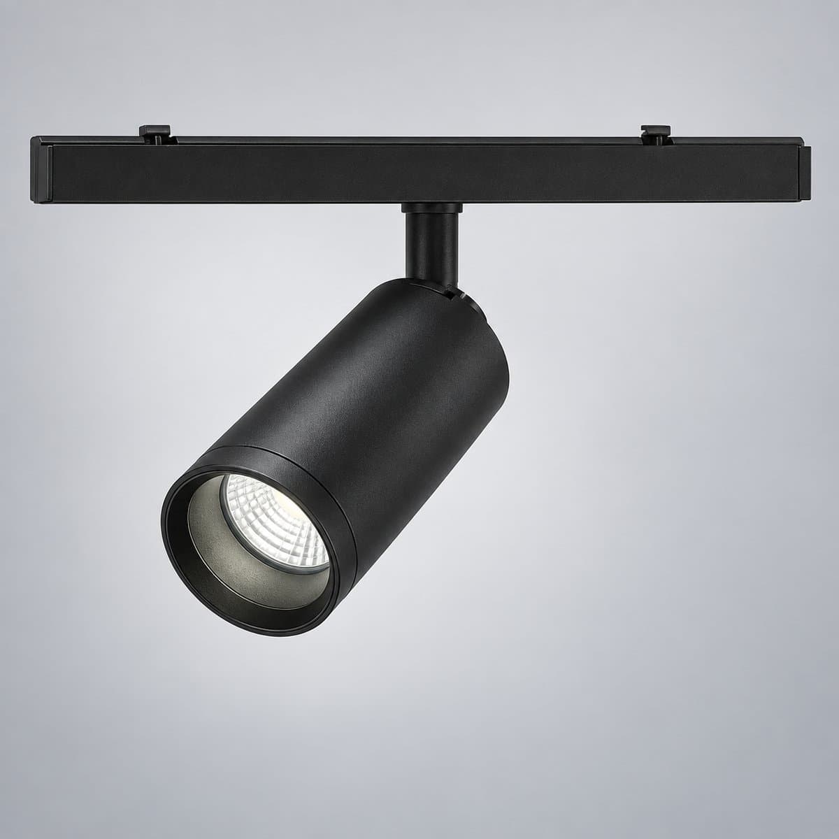 Đèn rọi ray nam châm Trackline Spotlight Philips chụp góc nghiêng 3/4, thấy rõ thân và cạnh bên