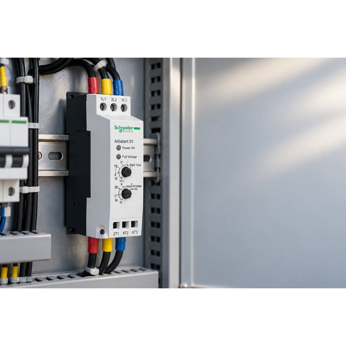 Khởi động mềm Altistart 01 Schneider đã lắp đặt trong nhà