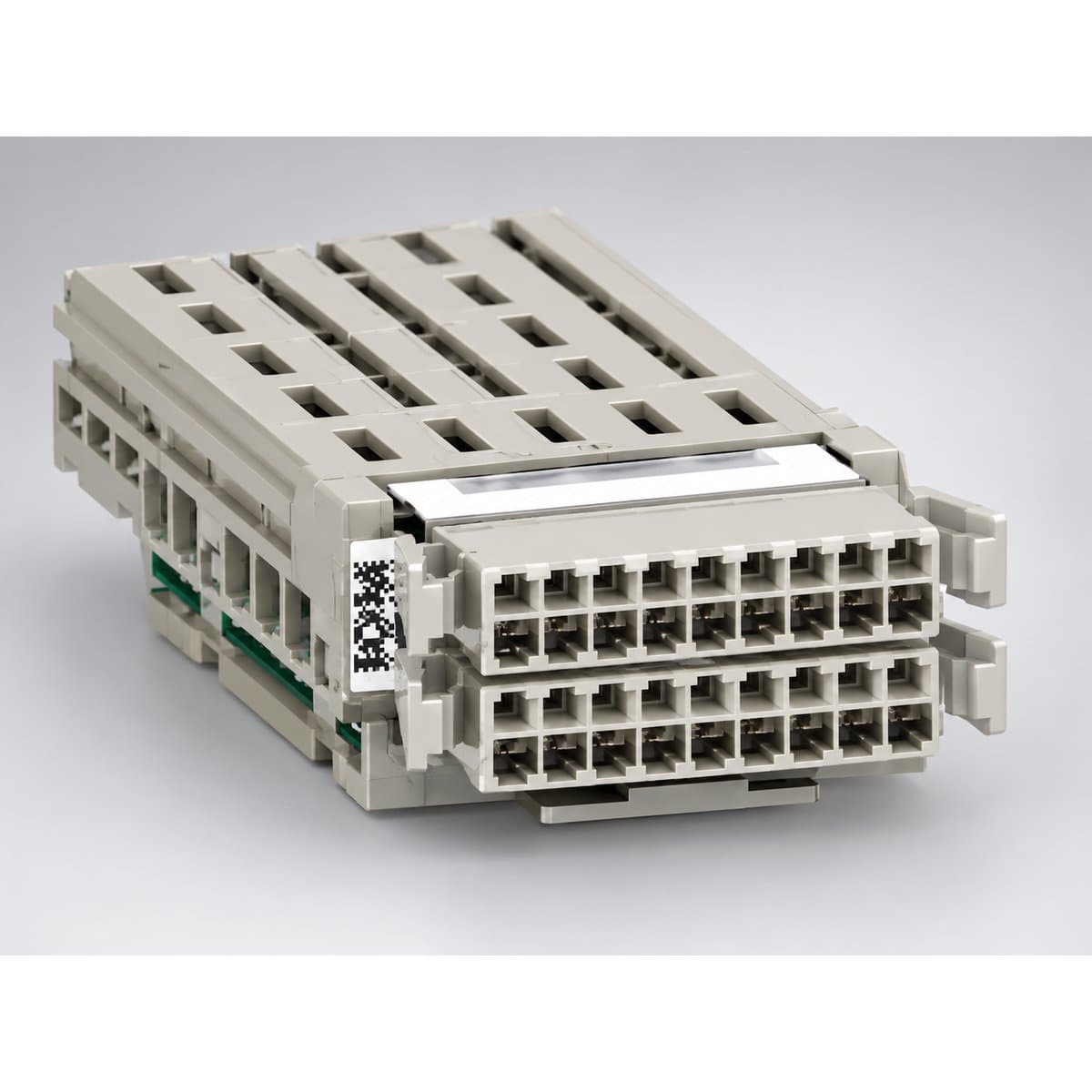 Phụ kiện biến tần ATV600, ATV900 Schneider chụp góc nghiêng 3/4, thấy rõ mặt và cạnh bên
