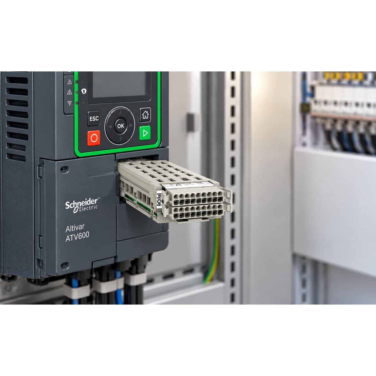 Phụ kiện biến tần ATV600, ATV900 Schneider đã lắp đặt trong nhà