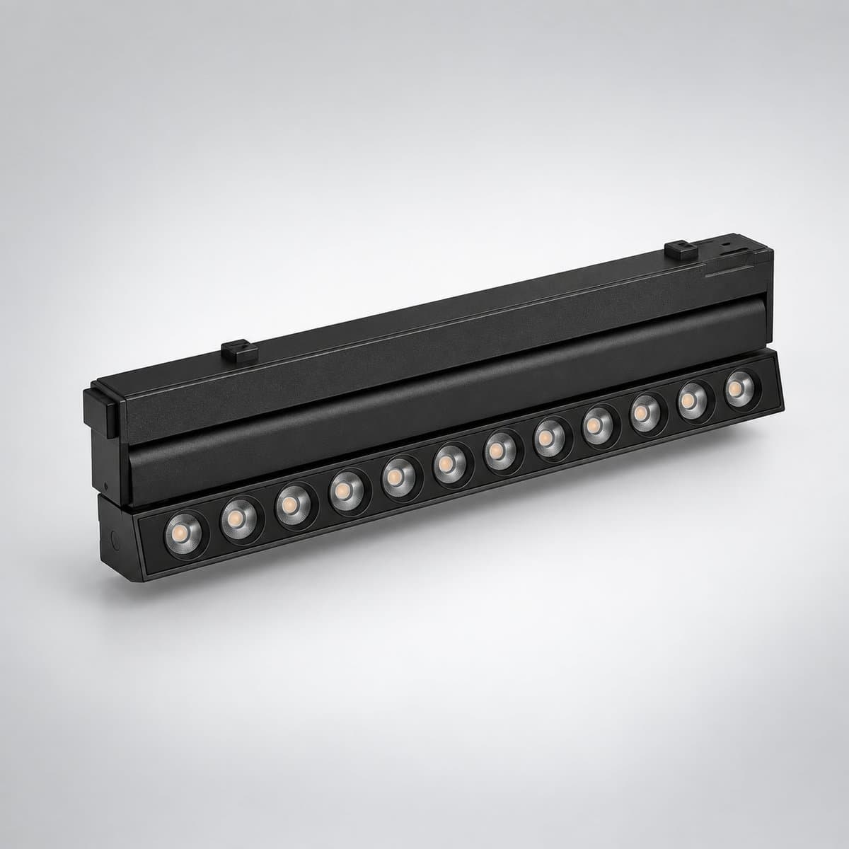 Đèn ray nam châm Trackline Adjustable Linear Spotlight Philips chụp góc nghiêng 3/4, thấy rõ thân và cạnh bên