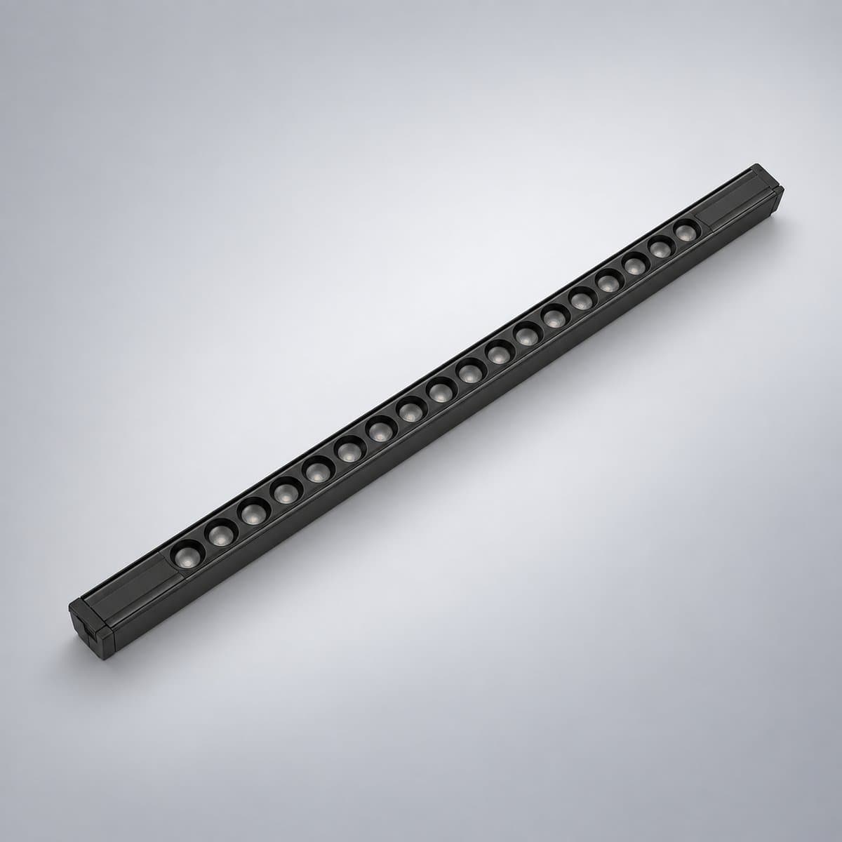 Đèn ray nam châm Trackline Linear Spotlight Philips chụp góc nghiêng 3/4, thấy rõ thân và cạnh bên