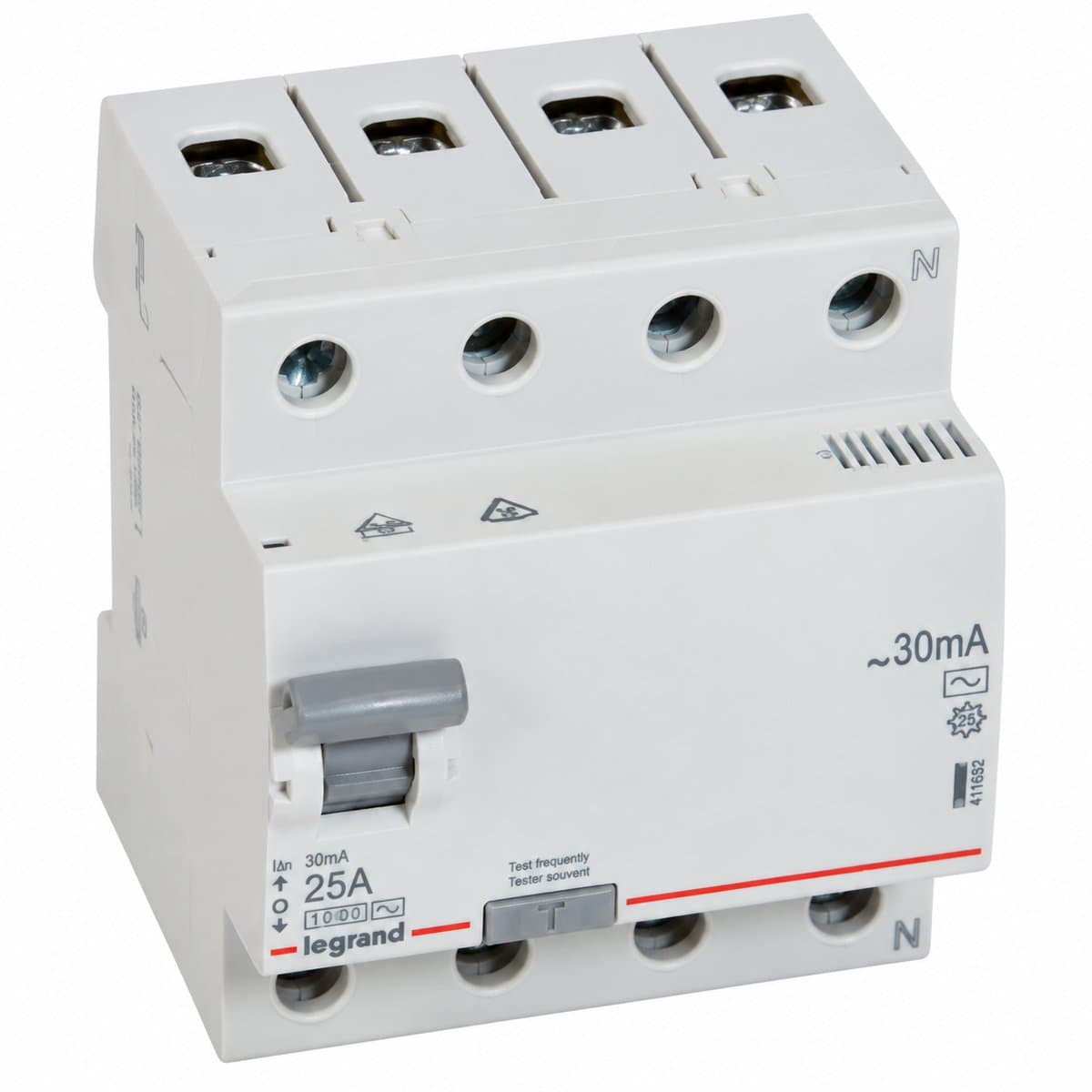 Cầu dao tự động, phích cắm và ổ cắm công nghiệp P17 Tempra Pro Legrand
