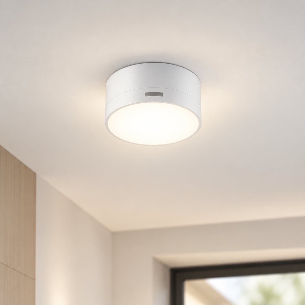Đèn LED ốp nổi DL212 Philips đã lắp đặt, đang chiếu sáng