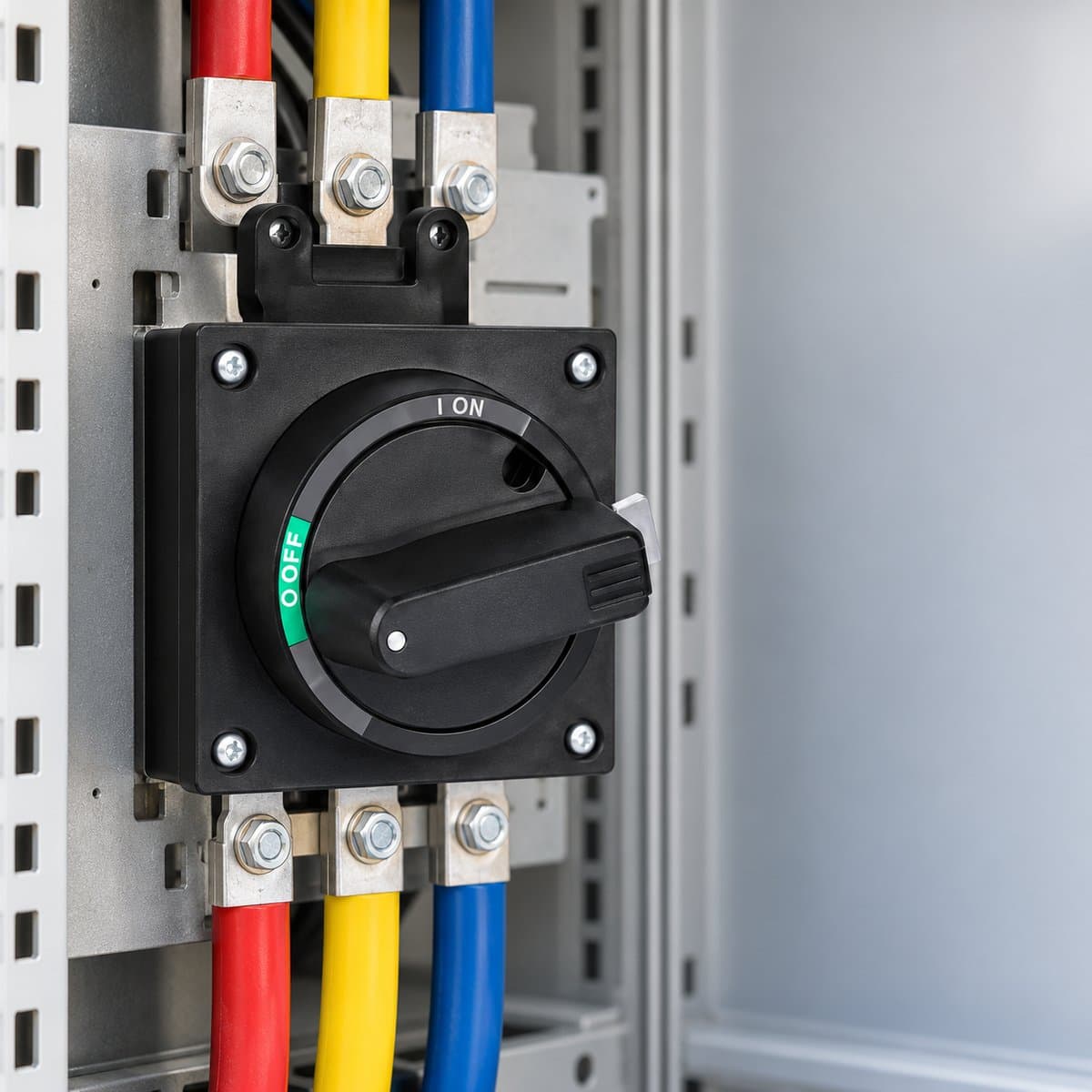 MCCB EasyPact EZC250 Schneider đã lắp đặt trong nhà