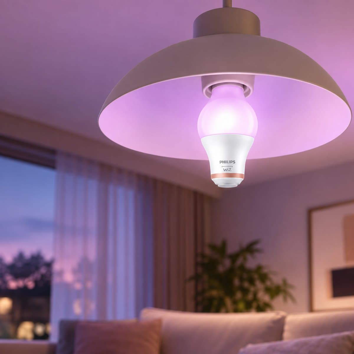 Bóng đèn thông minh WiZ A60 E27 đổi màu đã lắp đặt, đang chiếu sáng